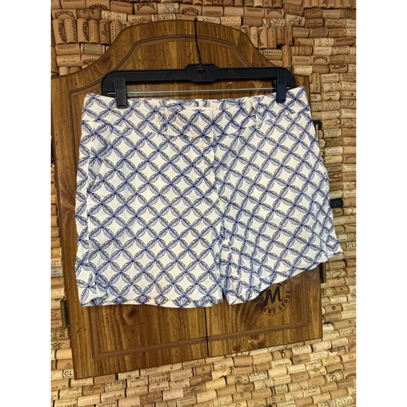 Vineyard Vines Women's Shorts White Blue Geometric Leaf Lightweight Chino Size 6 - Picture 2 of 6
